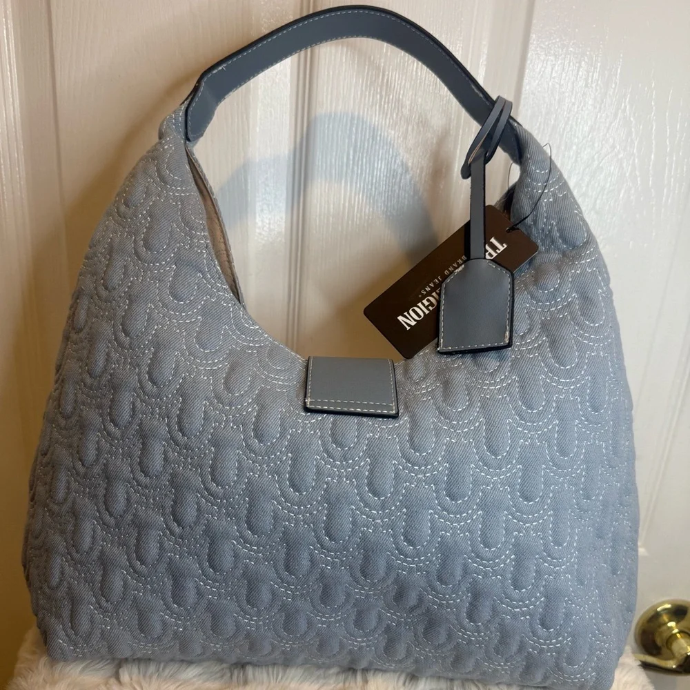 TRUE RELIGION QUILTED WOMENS SHOULDER BAG PURSE HOBO HANDBAG WITH HORSESHOE LOGO - Picture 4 of 16